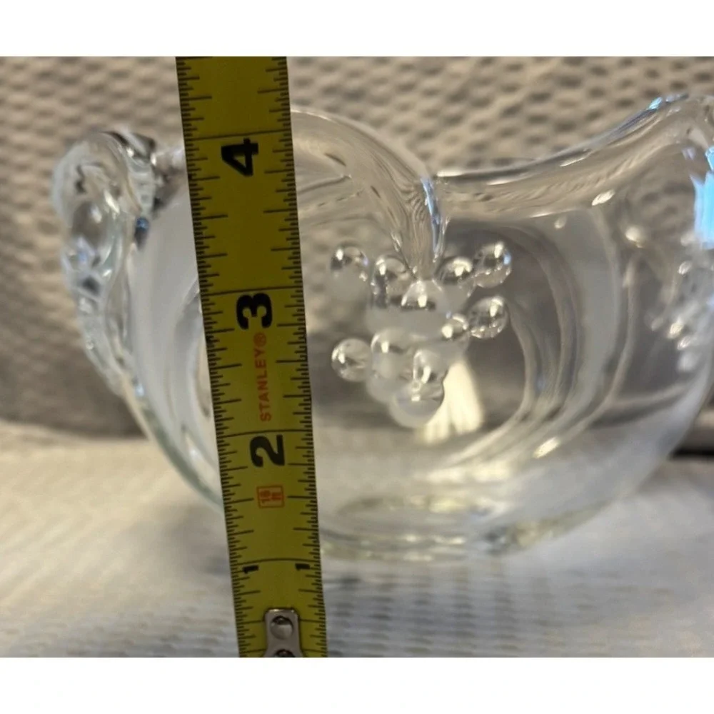 Mikasa Clear/Frosted Raised Grape Design Swirl Edge Scalloped Rim Serving Bowl